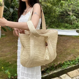 Large Capacity Straw Weave Tote Bag for Women Summer Beach Handbag Tassel Pendant Bohemian Shoulder Bag 2024 Ladies Travel Bag 2